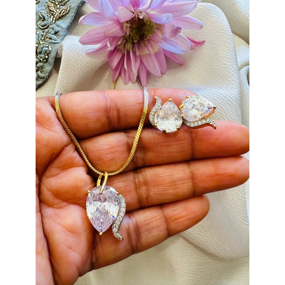 4 pcs Gorgeous clear pear teardrop shape CZ Gem stone Diamond Gold Pendent set